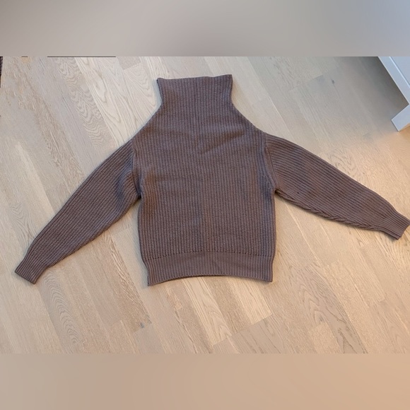 Aritzia Wilfred Montpellier Turtleneck Sweater, Size XXS, Color Cabana, … - Picture 4 of 7
